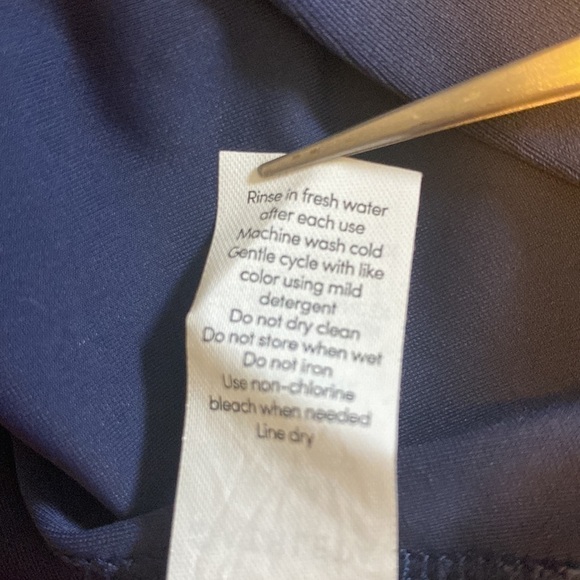 Athleta women’s short sleeve shirt, size large, navy, blue, aqua, and red - Picture 8 of 11